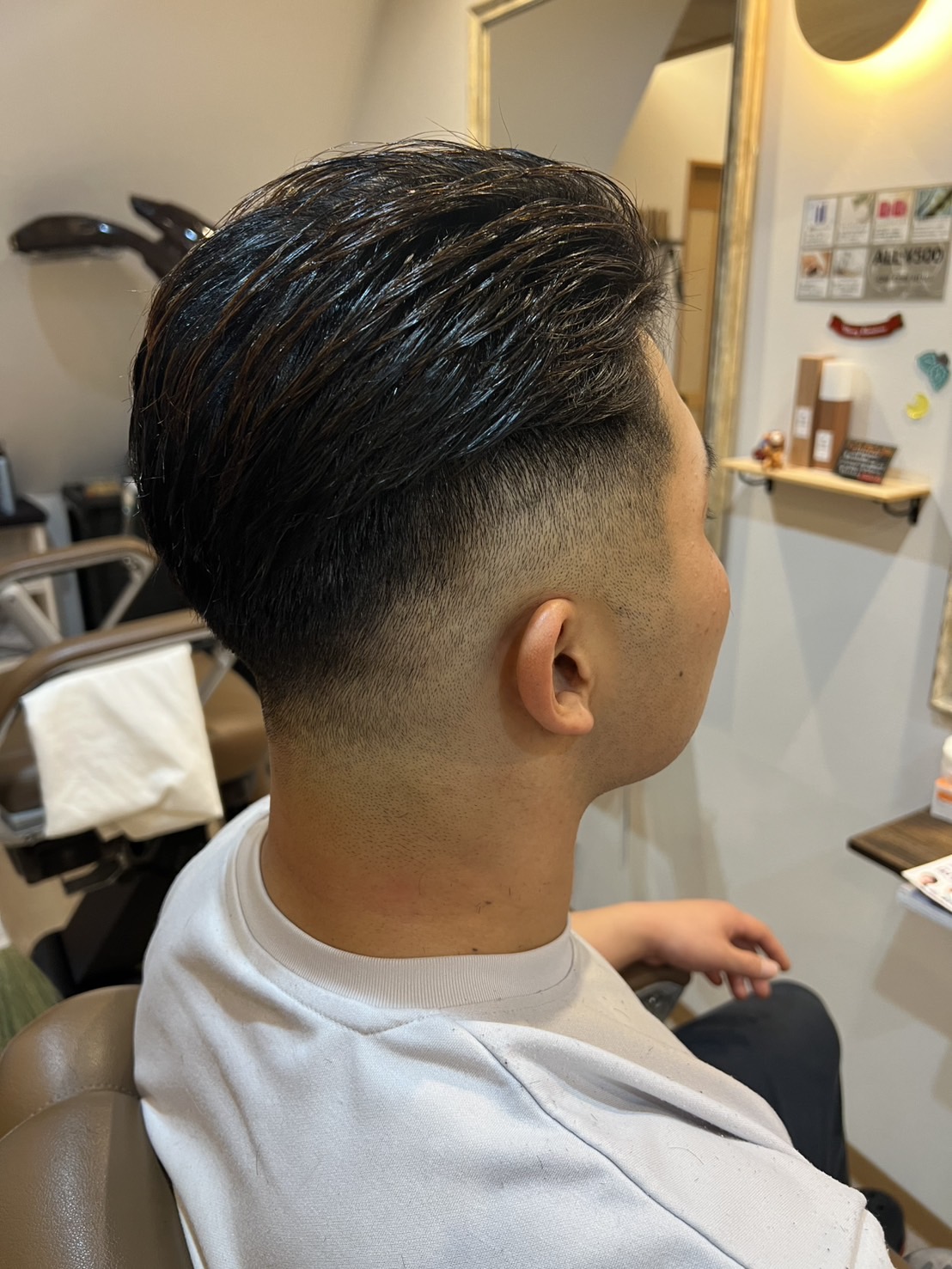 フェードカットされたモデルの写真